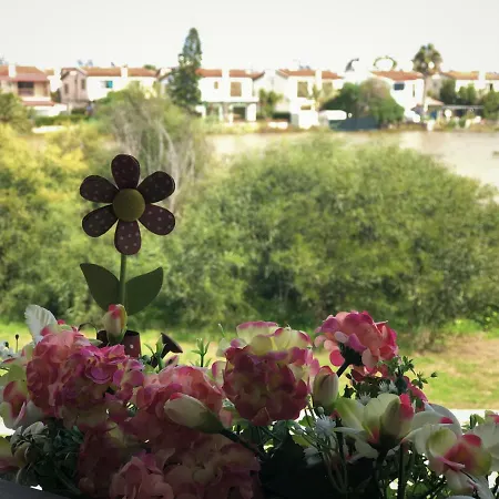 Tatil Evi Seaside 1 Bdr Apt In Meneou