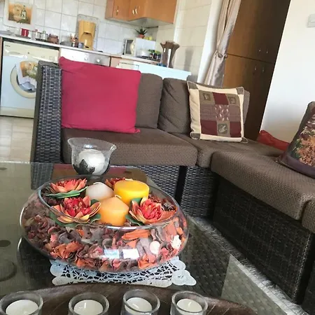 Seaside 1 Bdr Apt In Tatil Evi Meneou